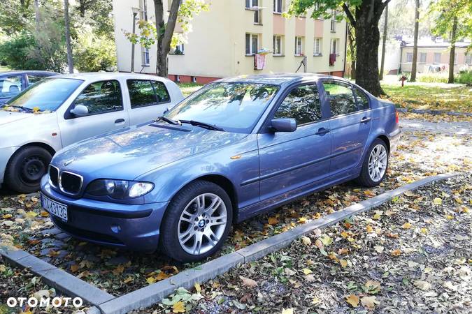 BMW Seria 3 318i - 2