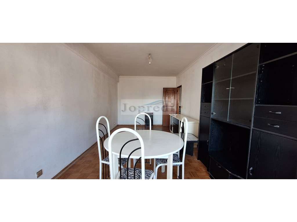 T1 com garagem box e arrecadação - Grande imagem: 2/11