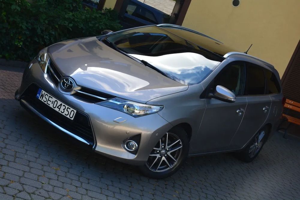 Toyota Auris II (2012-) 1.6 Premium Comfort MS 2013