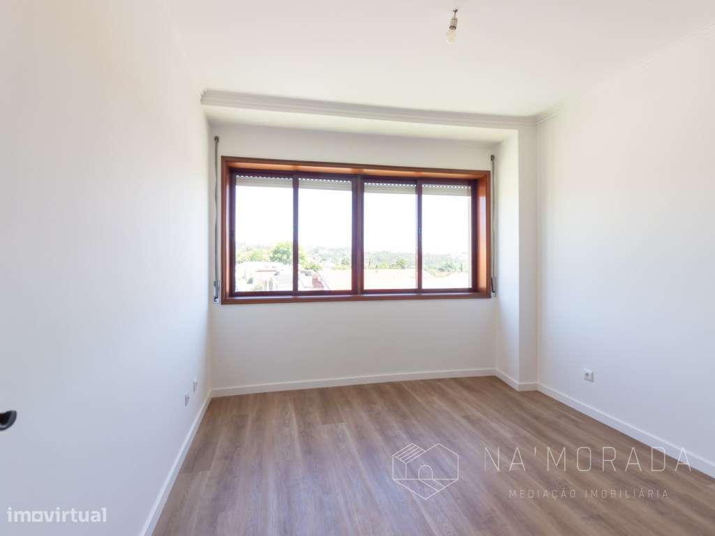 Apartamento T4 renovado para venda em Escapães, Santa Maria da Feira-11