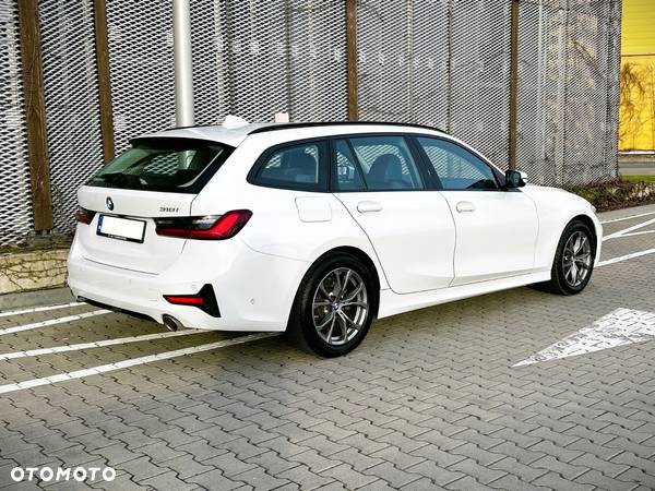 BMW Seria 3 318i Sport Line - 9