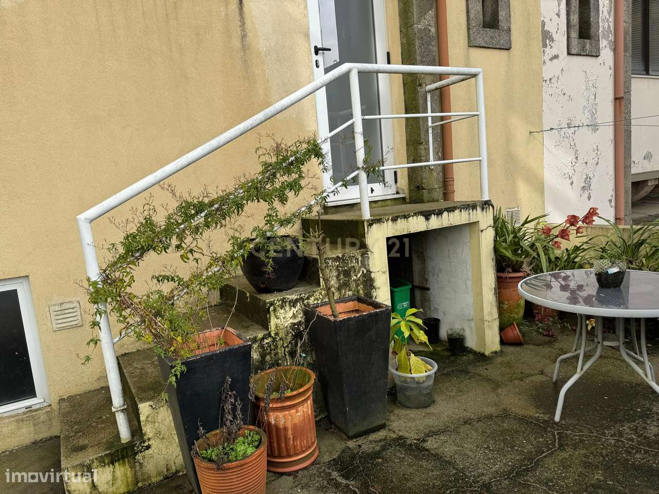 Prédio de Charme na Praça da República – Centro do Porto-30