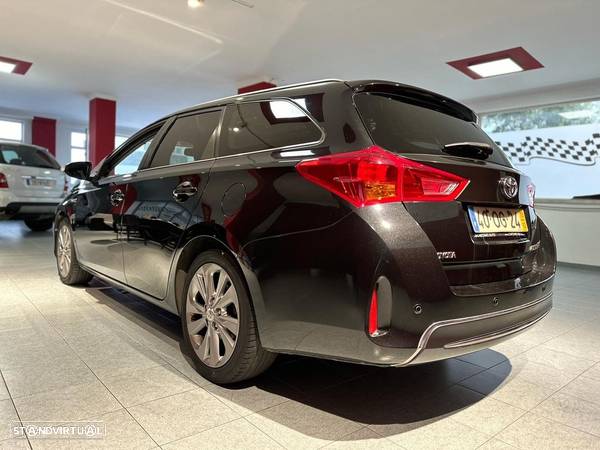 Toyota Auris Touring Sports 1.8 HSD Sport+Skyview +Navi - 4