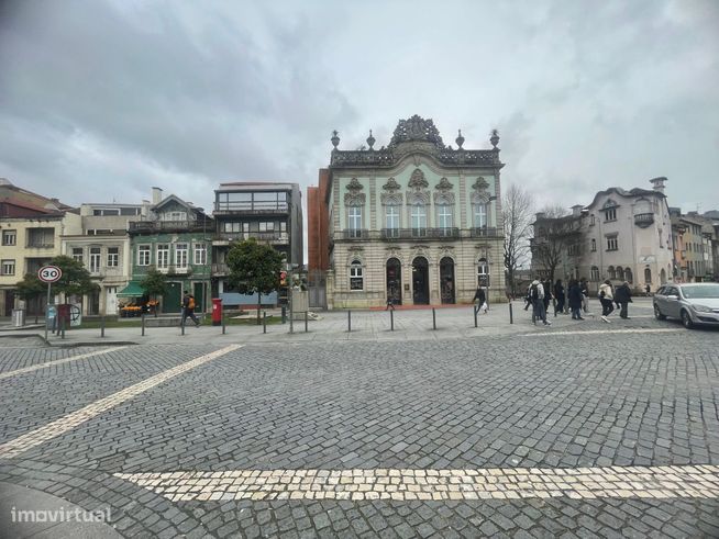 Apartamento T4 no centro de Braga-5