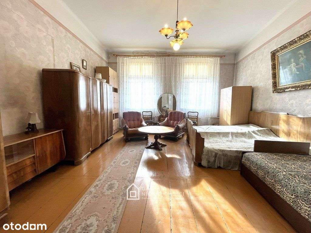 Przestronne mieszkanie 3-pok -centrum z parkingiem-0