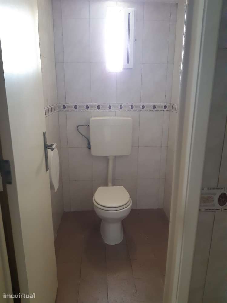 Armazém, Loja, Escritórios, Fabrico e Log. - Lic. Indústria e Comércio-25