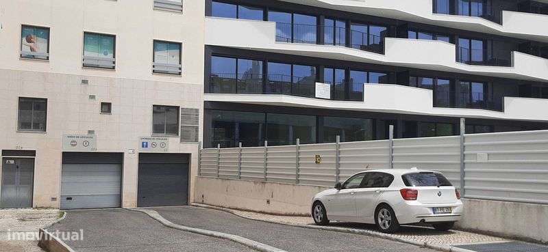 Garagem p/CARRO - Av. Berlim nº 27 - 3 min Aeroporto Aeroporto / A1 - Grande imagem: 4/4