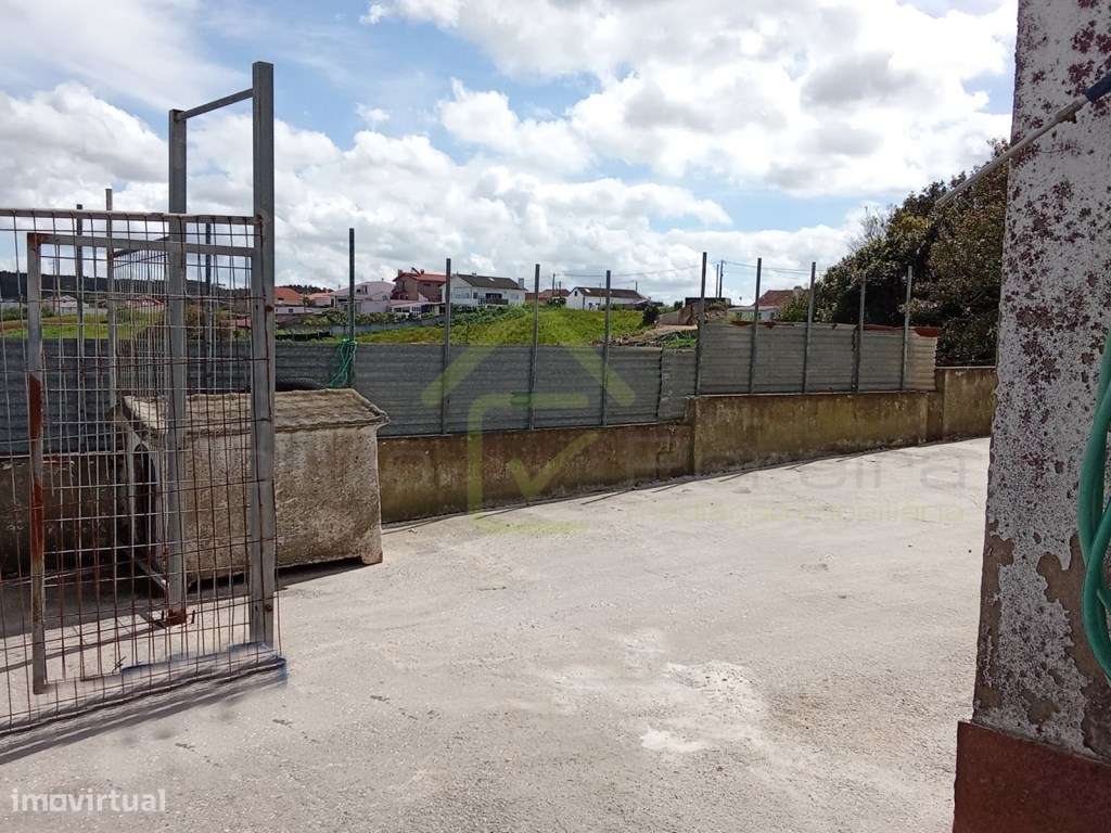 Moradia T3 +1 com espaço exterior e vista campo a minutos das Praias-23
