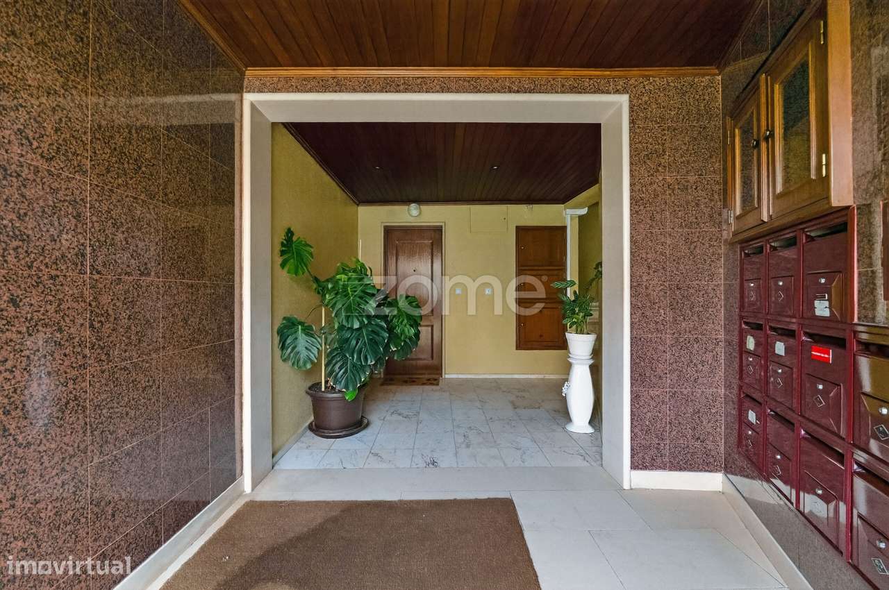 Apartamento T3 com Estacionamento e Arrecadação – Odivelas-20