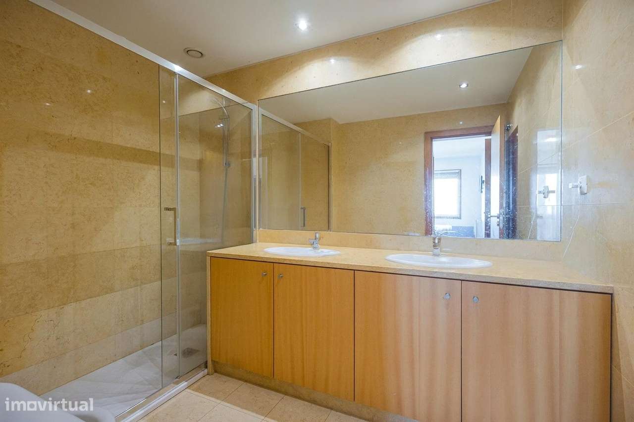 Apartamento T3  no Condomínio Fechado “Entre Quintas” –...-30