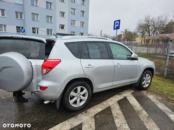 Toyota RAV4 2.0 VVT-i Premium - 2