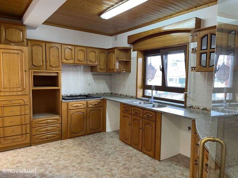 Prédio Multifamiliar em Mirandela | Elevado Potencial de Investimento - Grande imagem: 5/12