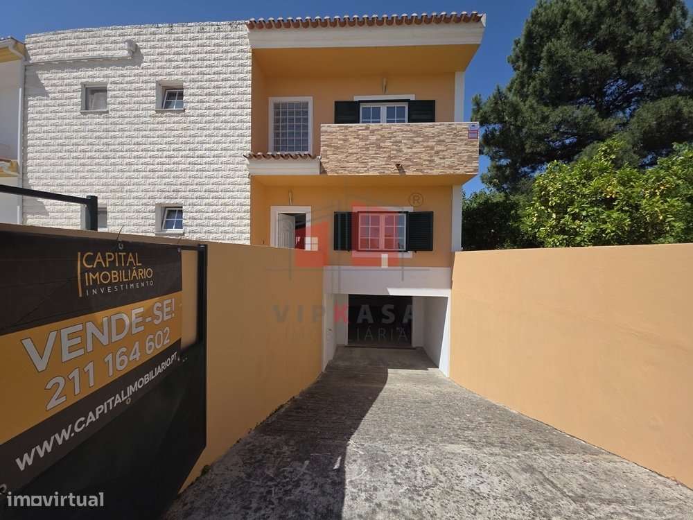 Moradia T4 com Piscina em 900 m2 de lote-1