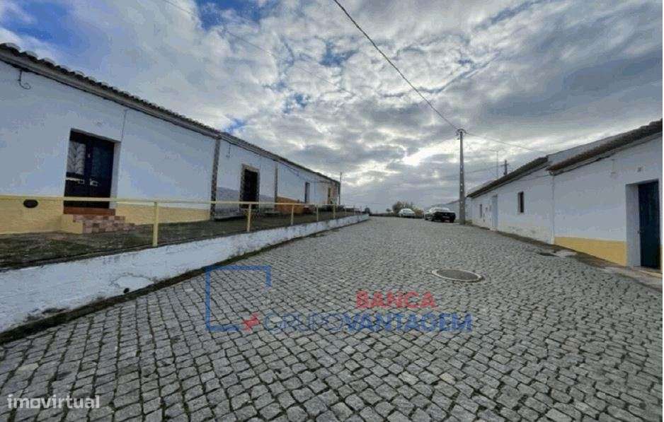 Moradia T2, de rés de chão, no centro de Sobral da Adiça - Grande imagem: 4/10