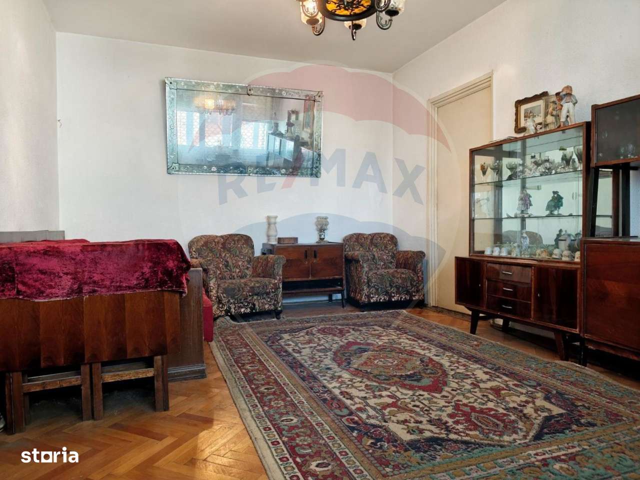 Apartament cu 2 camere  nerenovat, de vânzare în zona 1 Mai-1