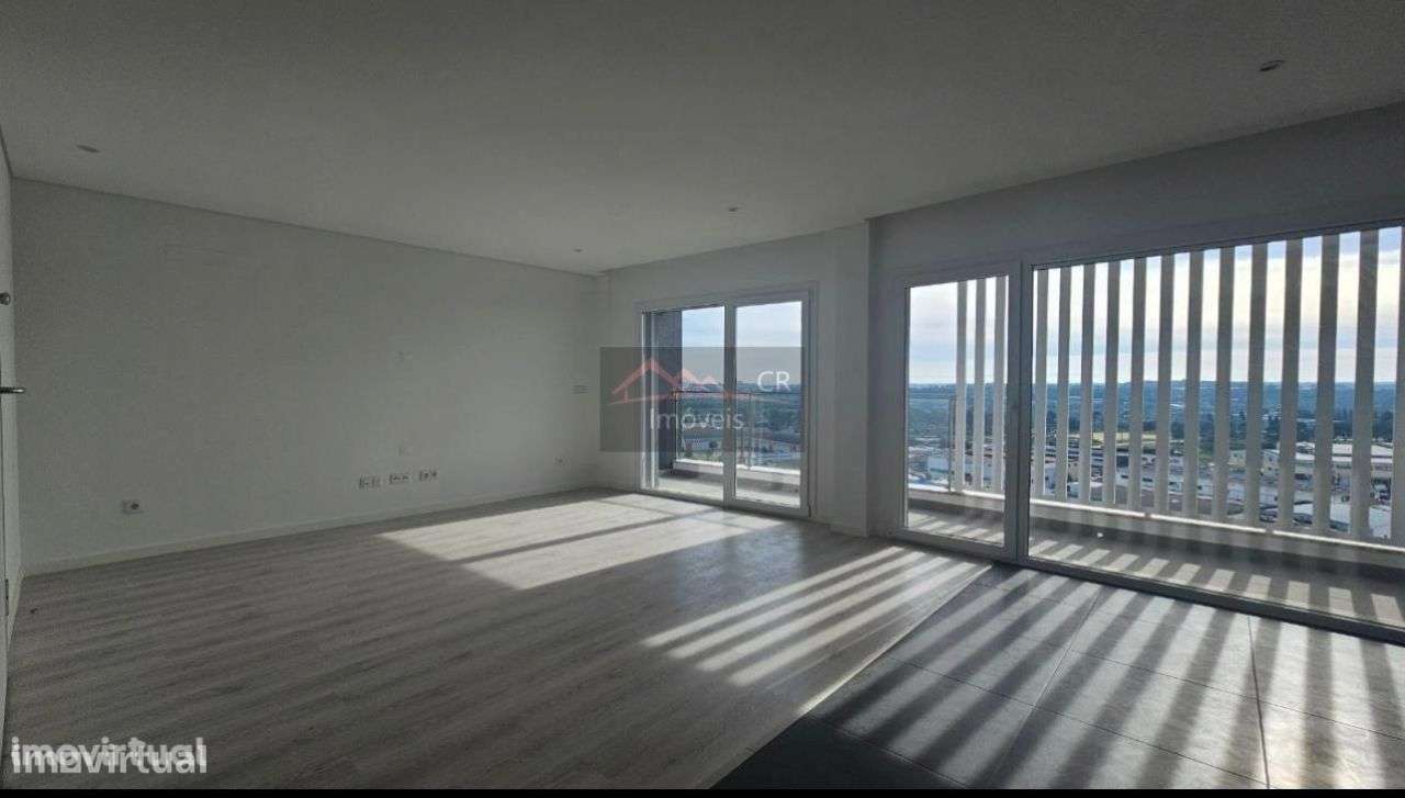 Vendo Apart T3 com Terraço Novo - Santa Marta do Pinhal - Grande imagem: 4/29