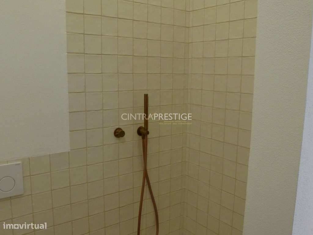 Moradia T2 totalmente recuperada em Almoçageme-26