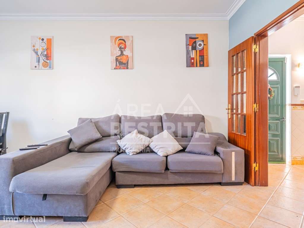Moradia Geminada T3 com Garagem, Excelentes Áreas e Localização Pri...-3