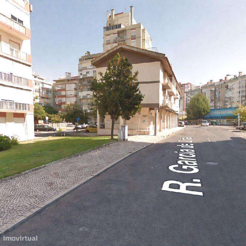 Versatilidade e Rentabilidade: 101 m2 para Negócio ou Serviços-18