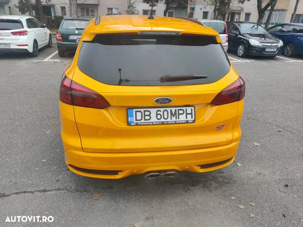 Ford Focus ST - 5