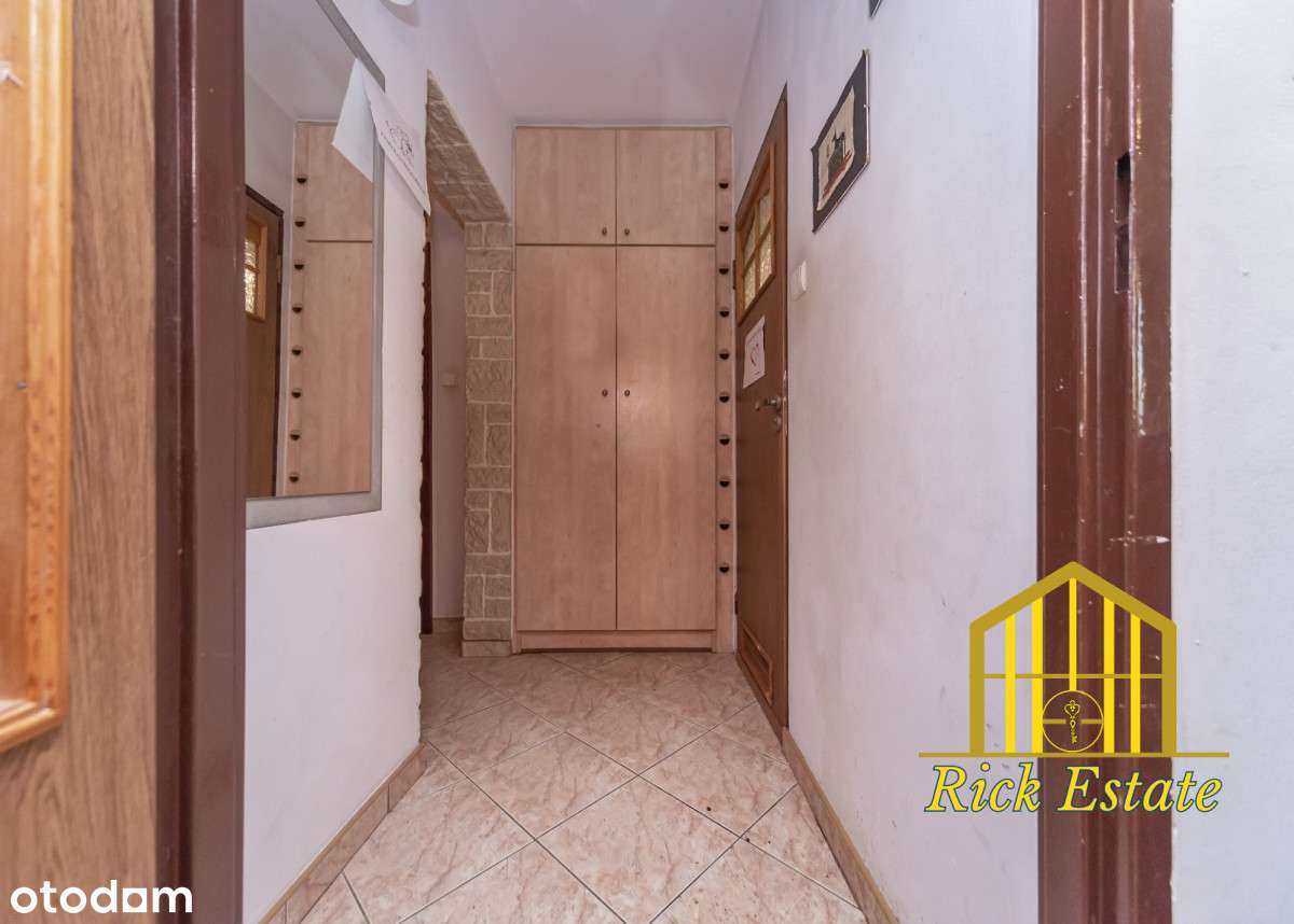 3 pokoje do remontu z prywatnym parkingiem-9