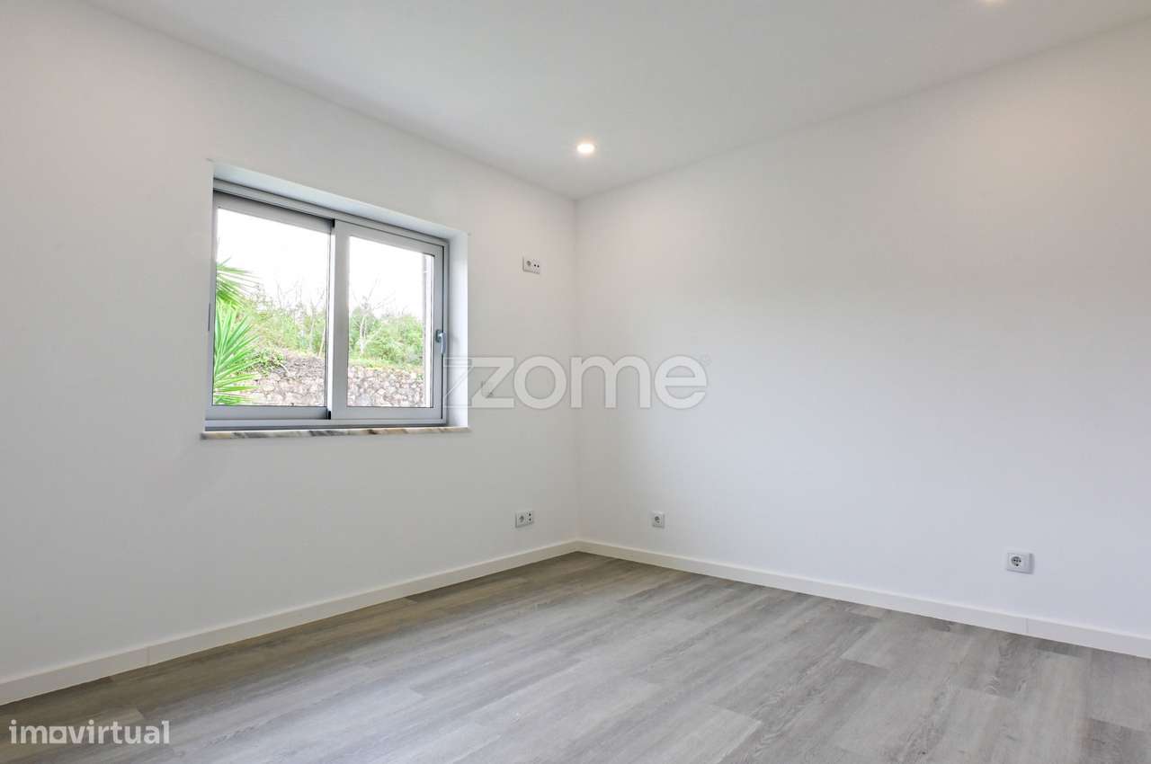 Apartamento T2 Remodelado com Garagem | Santa Clara | Coimbra-7