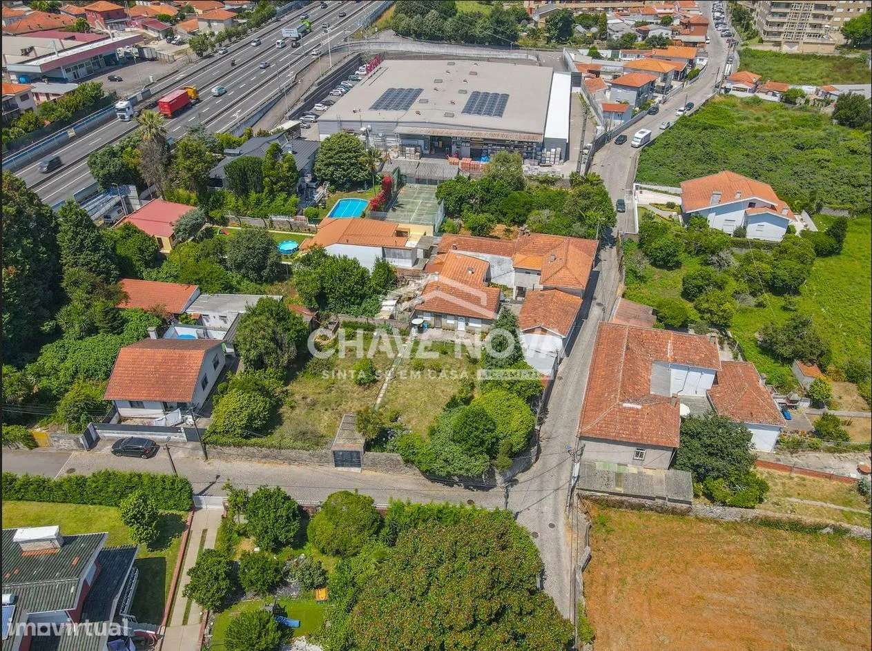 Terreno 740m² em Valadares com Potencial para 3 Moradias - Grande imagem: 2/20