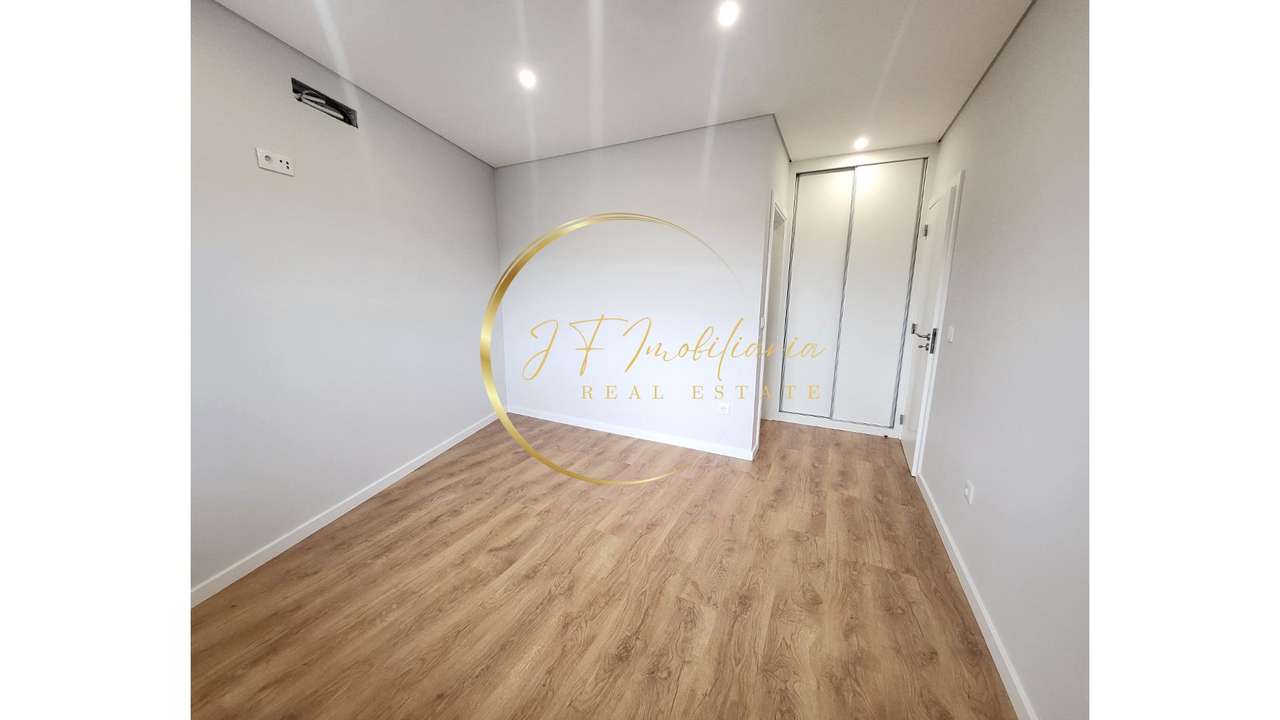 Apartamento T2 C/ Terraço, Esgueira-5