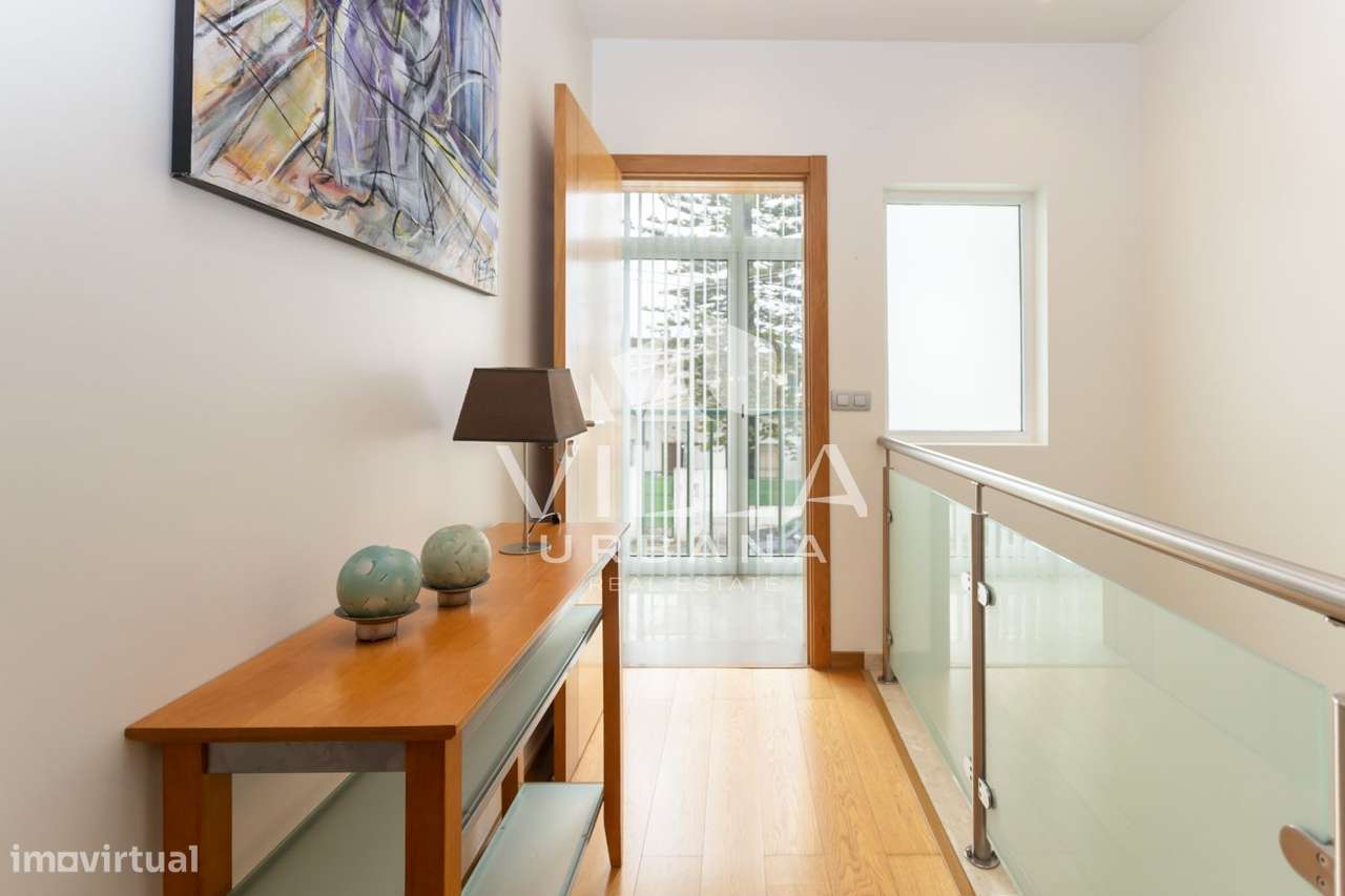 Moradia T3 +1 com Garagem localizada numa zona tranquila em Belverde-26