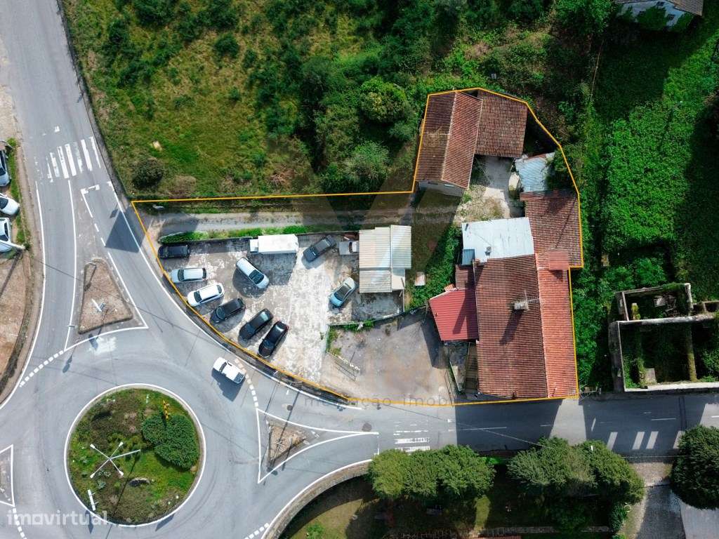 Moradia com Espaço Comercial e Terreno para Construção - Arcozelo -... - Grande imagem: 5/24