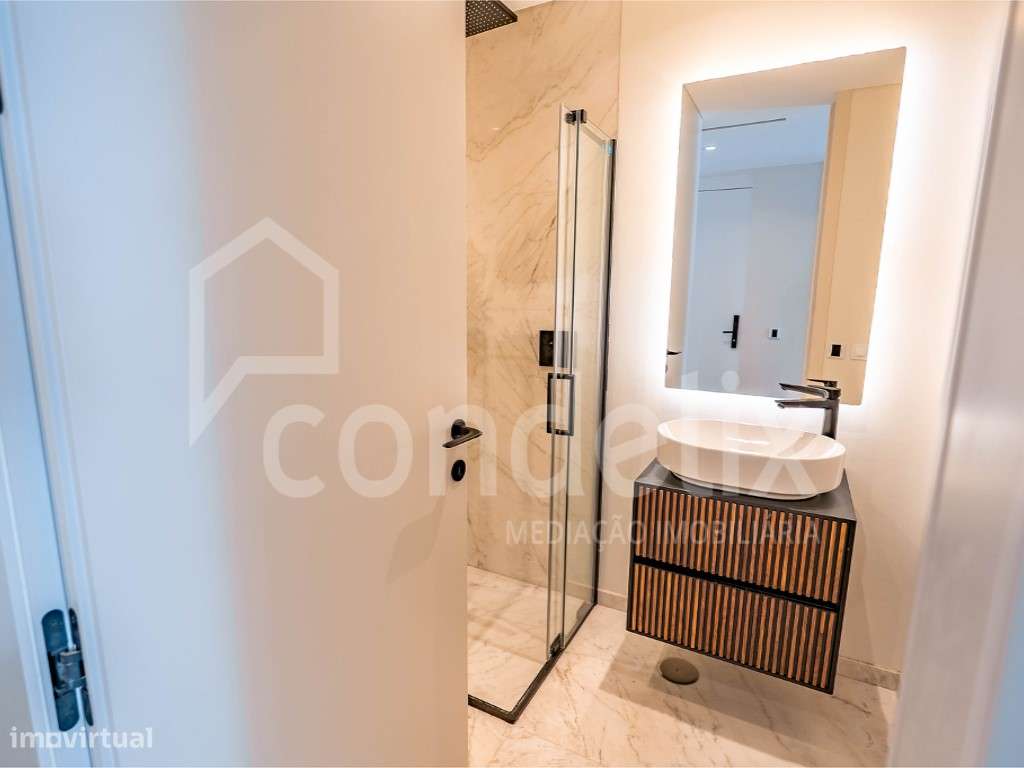 Moradia T5+1 nova com piscina em condomínio fechado de luxo no Estoril-43