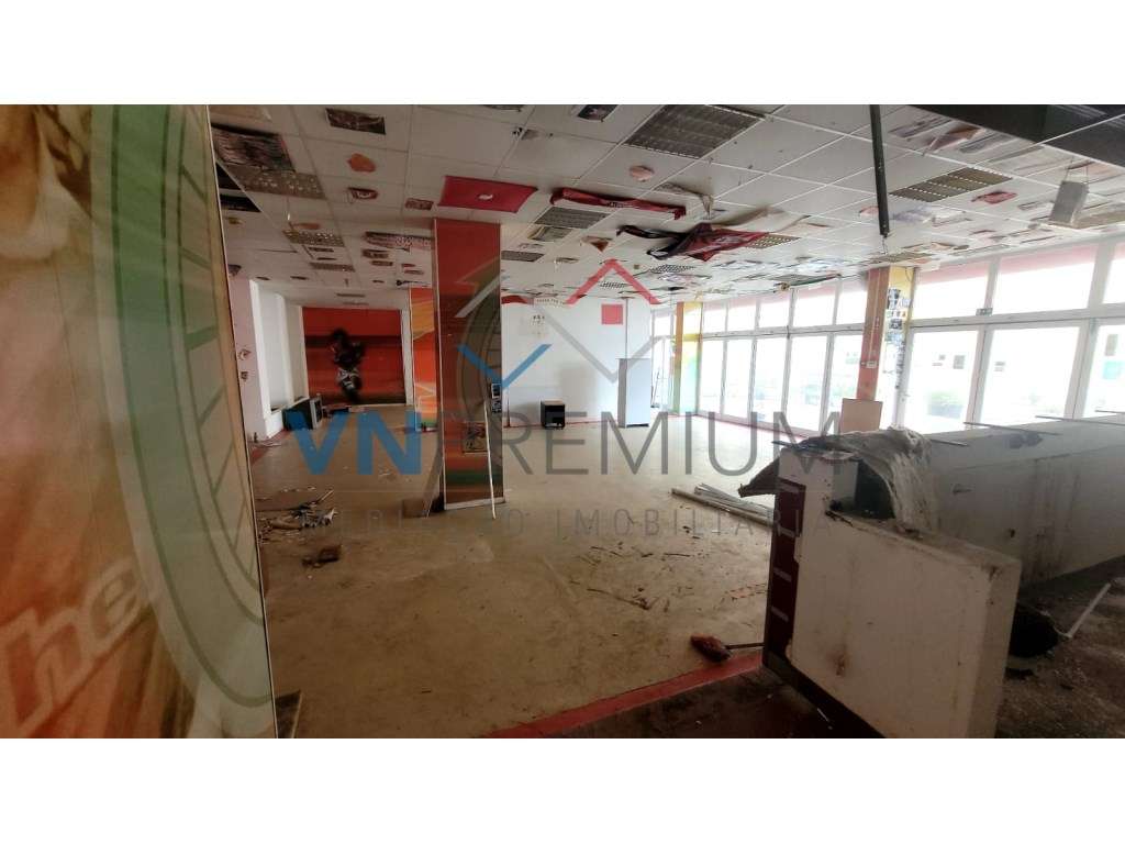 Excelente loja para recuperara poucos passos da Praia do Ouro-6