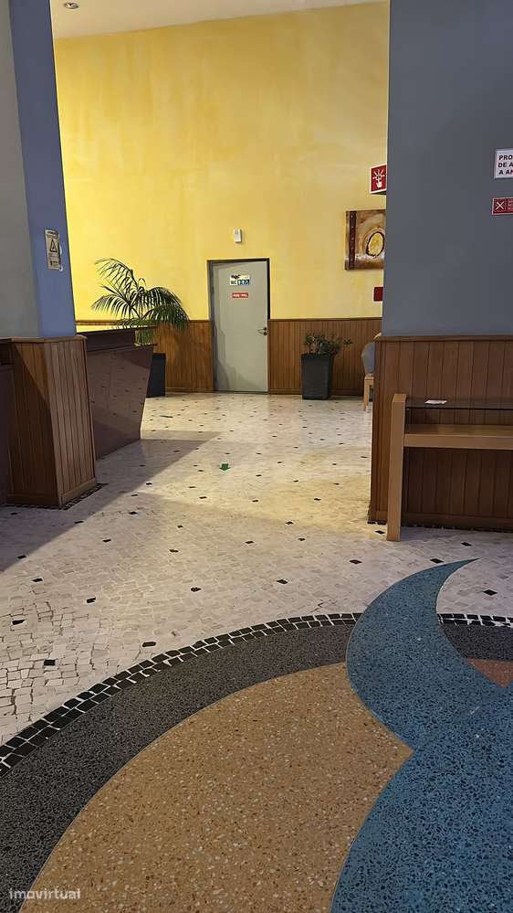 Apartamento T1 com lugar de parqueamento e piscina-20