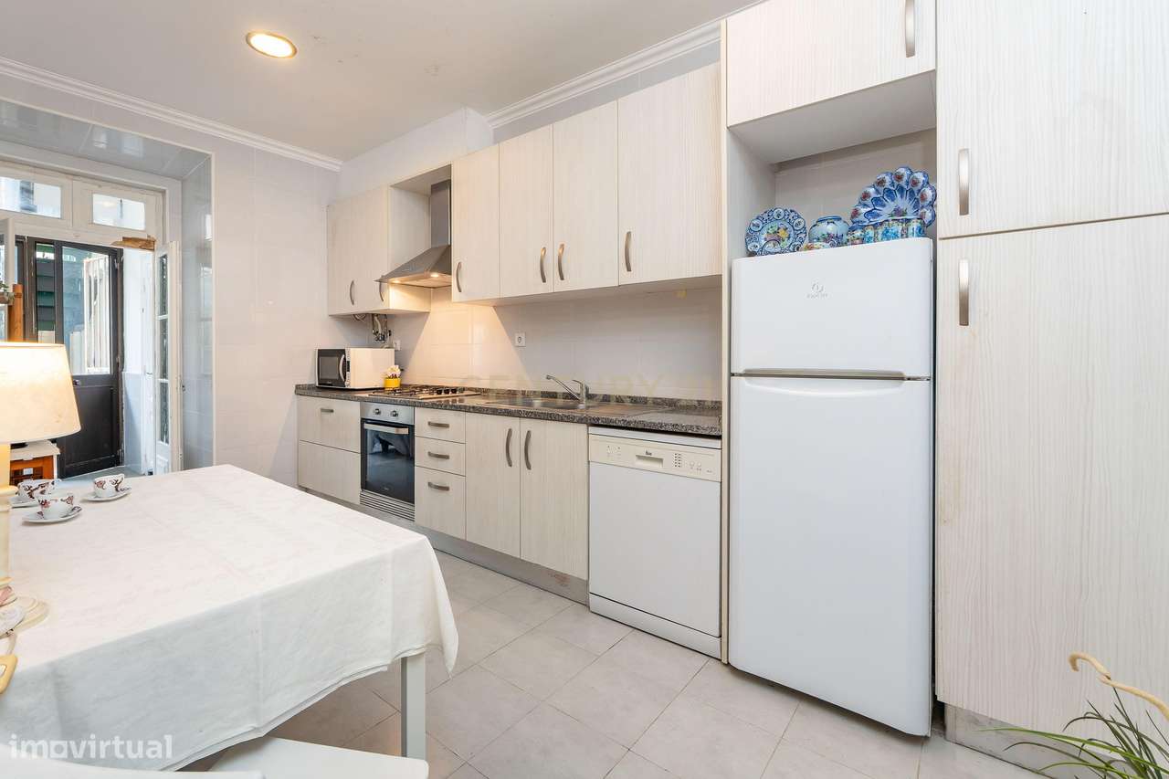 T3  (5 ass.) com terraço, elevador e arrecadação - Rua do Zaire-6