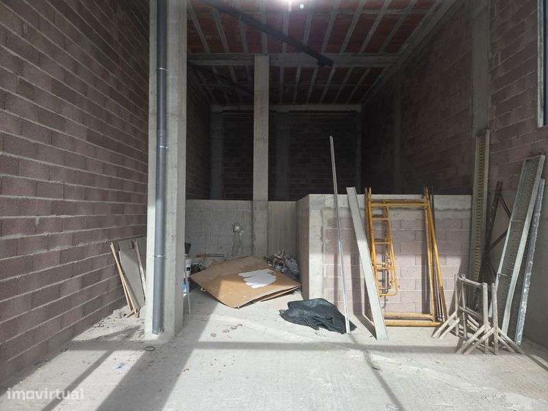 Arrenda-se Loja Nova no Centro de S.Pedro - Grande imagem: 4/6