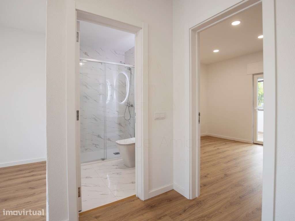 Excelente Apartamento T2 no centro de Santana-18