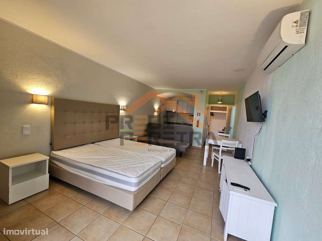 Arrendamento anual, T0 com terraço. ar condicionado localizado em C... - Grande imagem: 3/26