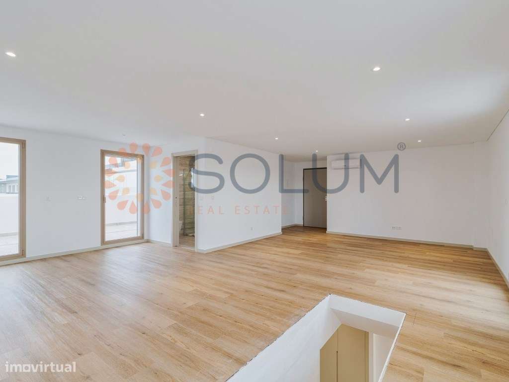 Apartamento Duplex T4 novo com grande Terraço - Montijo-11