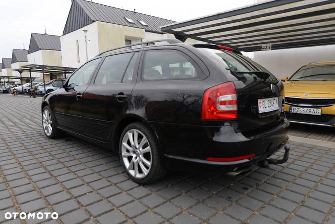 Skoda Octavia Combi 2.0 TSI RS - 3