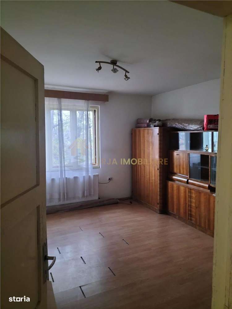 CASA 2 CAMERE 70 MP TEREN 601 MP DAMBUL ROTUND - Imagine principală: 5/7