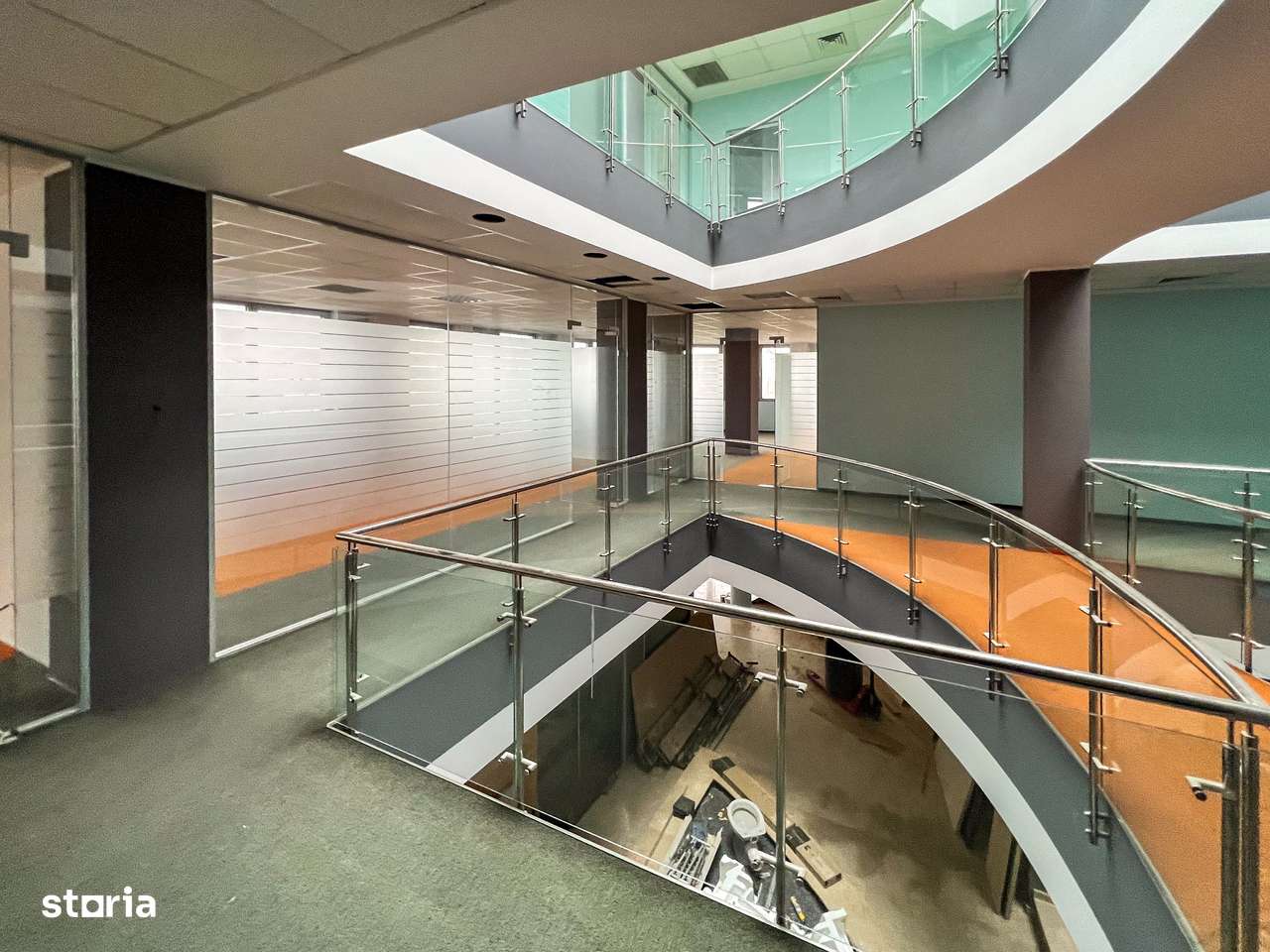 Proprietate comercială premium de vânzare- teren 3.728 mp |  Lângă A0-0