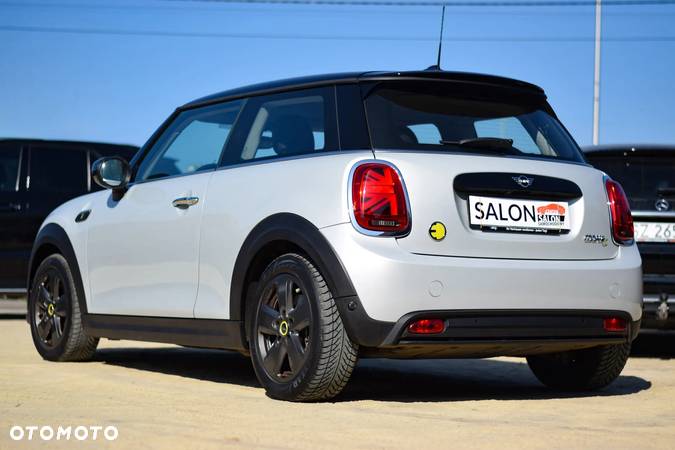 MINI Cooper SE Classic Trim - 32