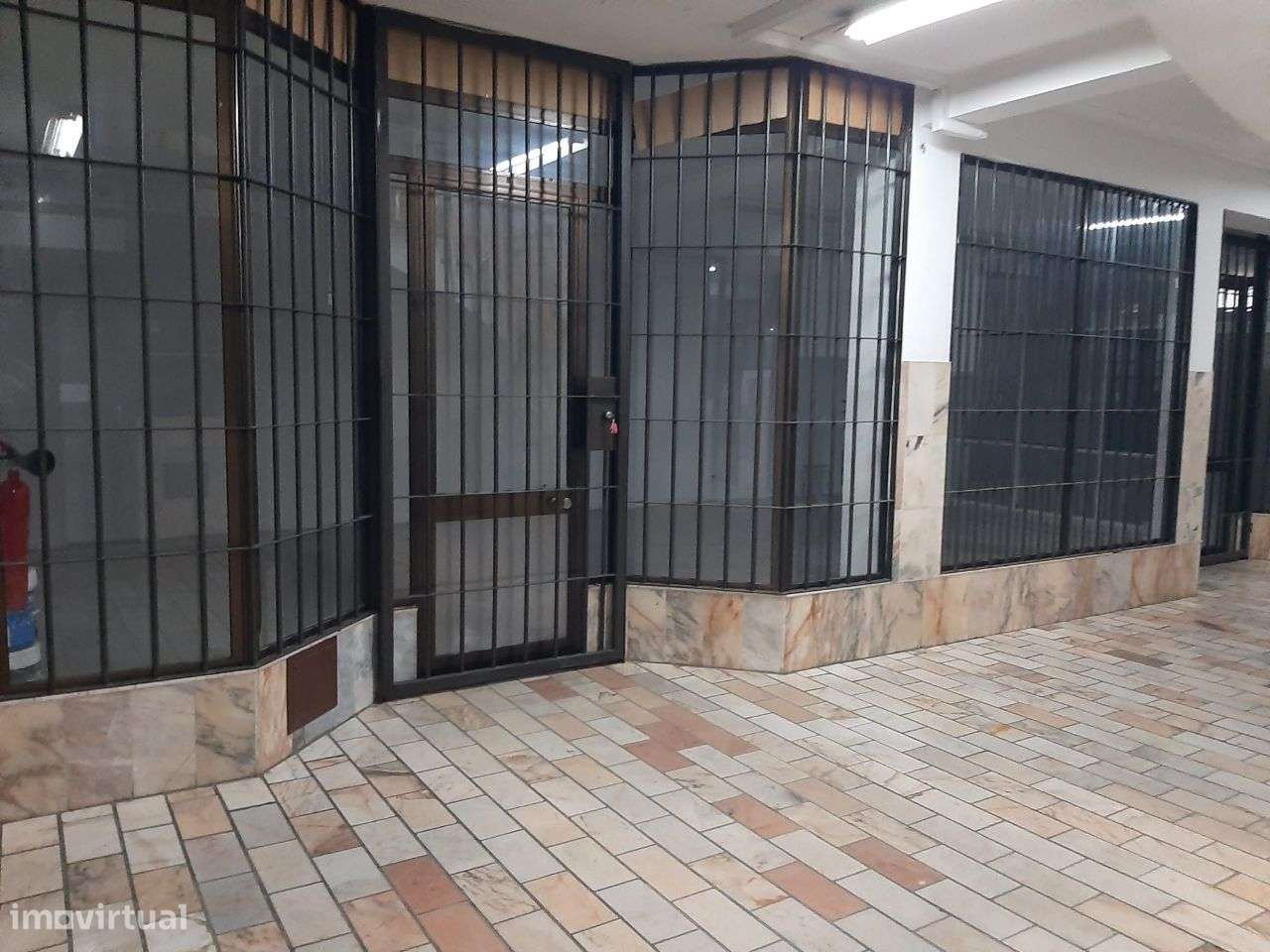Vende ou arrenda espaço comercial centro de Penafiel - Grande imagem: 4/13