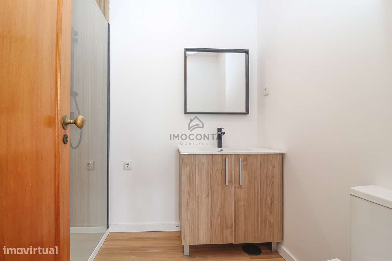 T2 Renovado c/ Garagem na Maia-18