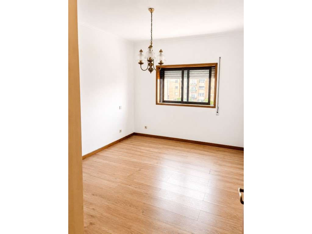 Apartamento T3 com garagem em Canidelo-14