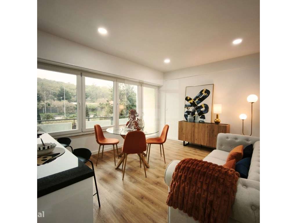 Apartamento T3 em Benfica com Varanda | Remodelado | 2 Elevadores |... - Grande imagem: 2/29