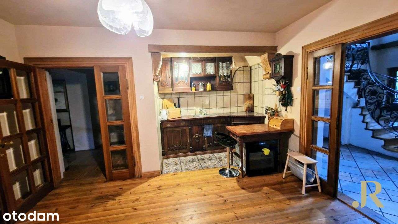 Rezydencja Mieszkalna Typu Dworskiego-19