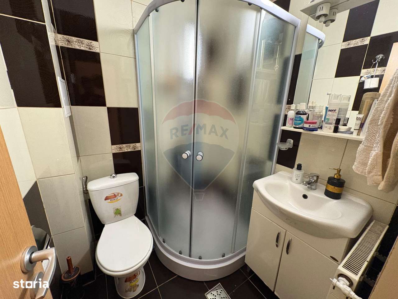 Apartament spațios cu 4 camere, vedere spectaculoasă, intrare Racadau-13