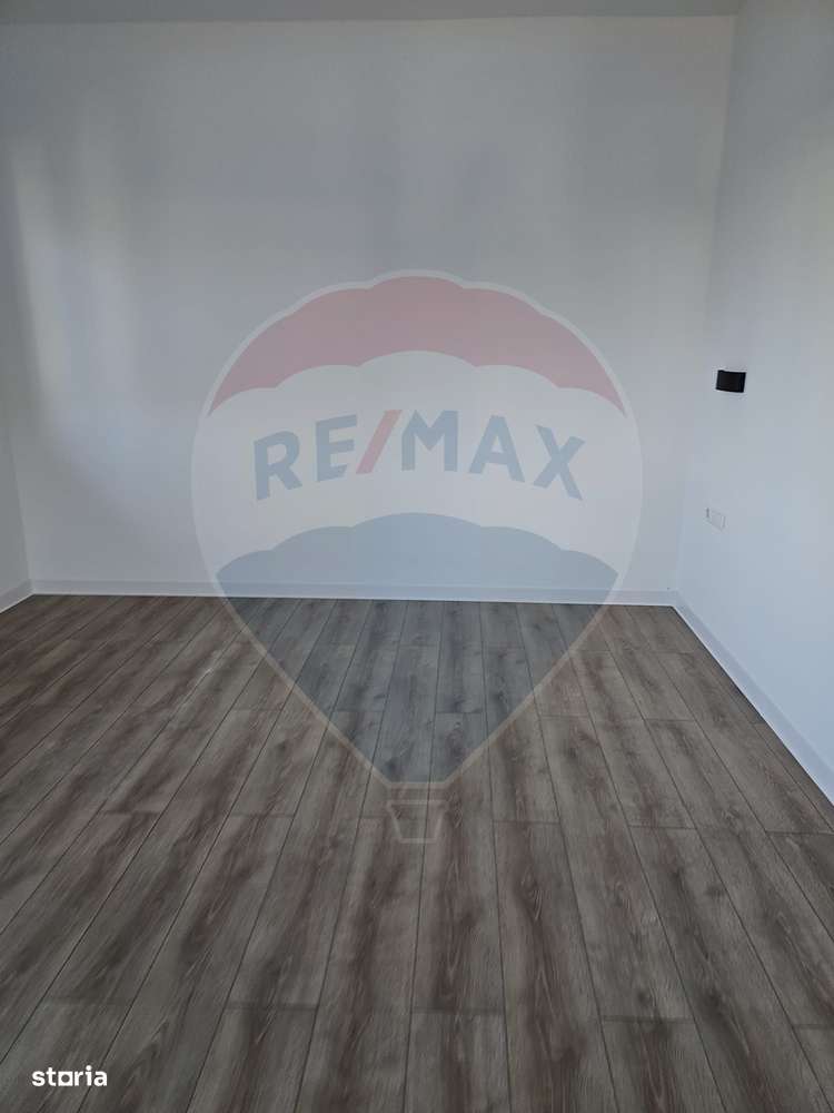 Apartament modern cu 2 camere si gradina de vanzare - Imagine principală: 2/17
