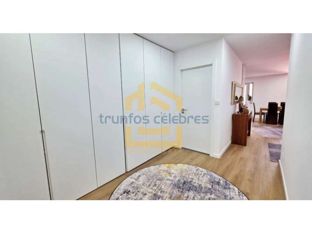 Apartamento T3 Totalmente Renovado com Terraço Privativo - Centro d...-19